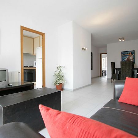 Girona Apartments Bagian luar foto