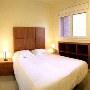 Girona Apartments Bagian luar foto