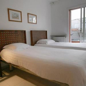 Girona Apartments Bagian luar foto