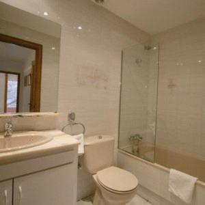 Girona Apartments Bagian luar foto