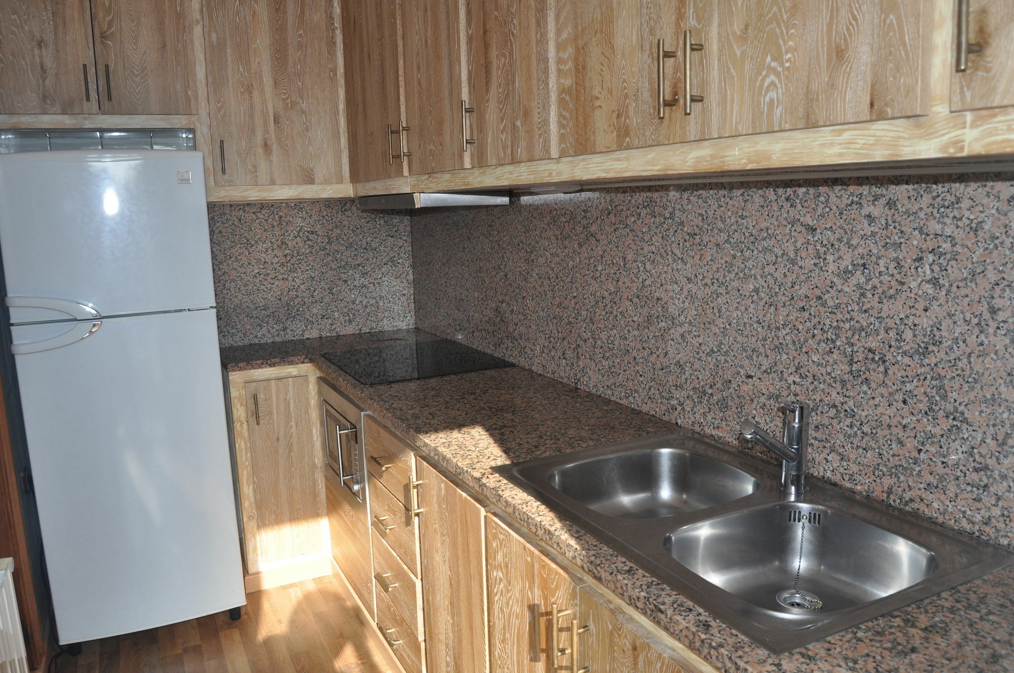 Girona Apartments Bagian luar foto