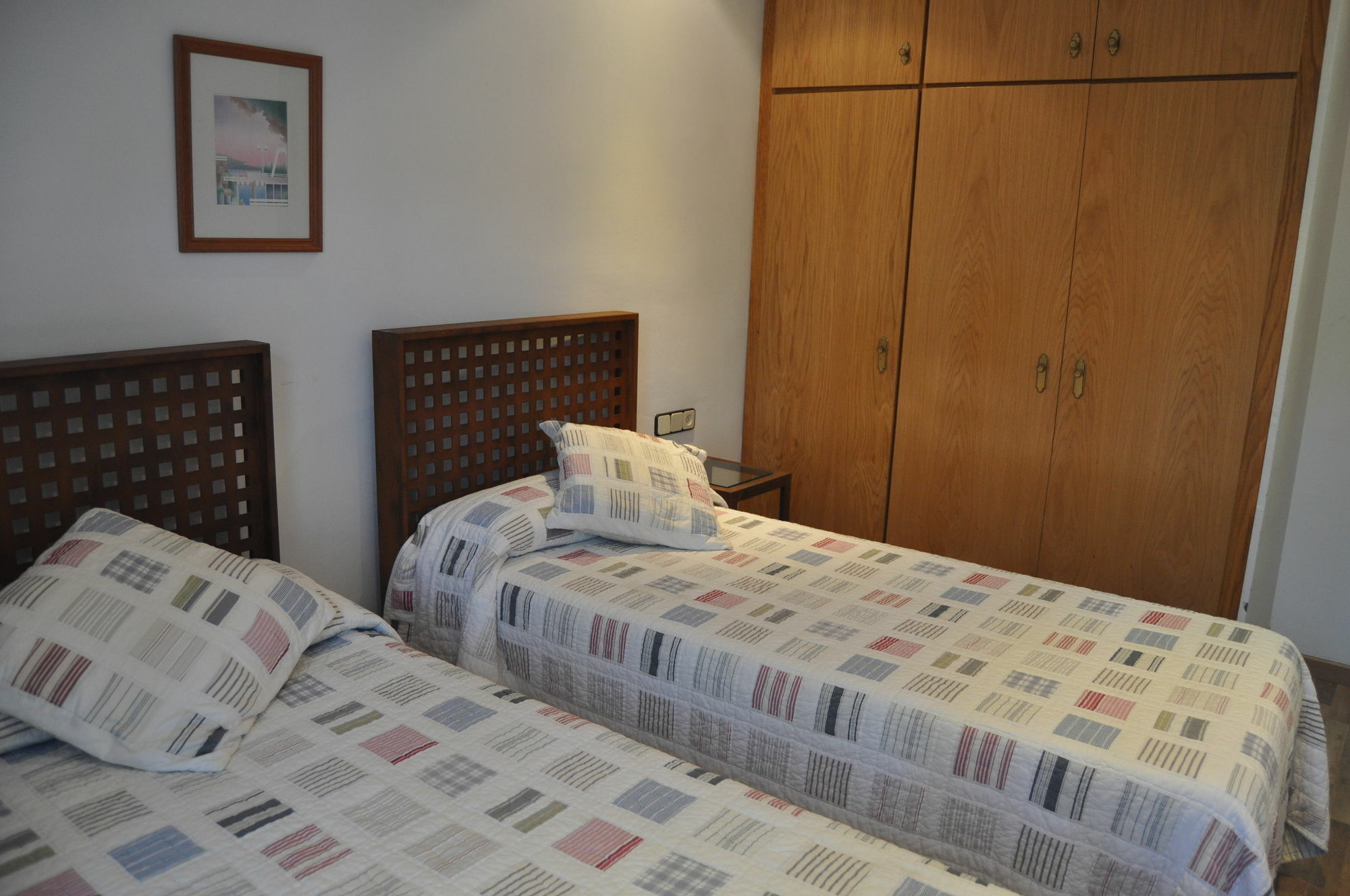 Girona Apartments Bagian luar foto